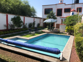 Casa Colonial con Alberca Climatizada con privacidad y seguridad, San Juan Del Río